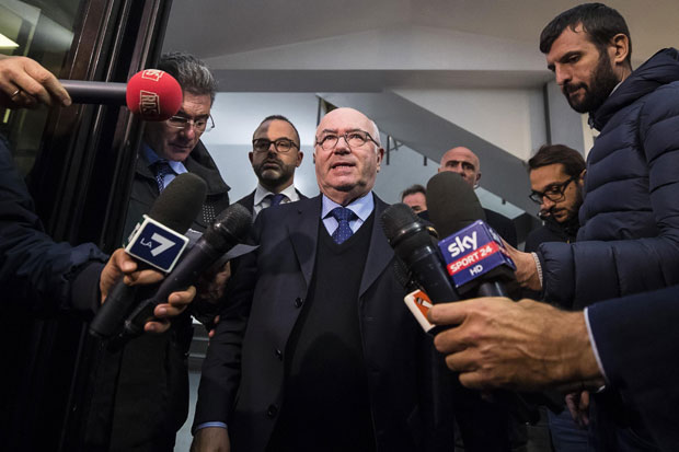 Тавекио напустио место председника ФС Италије: Извињавам се