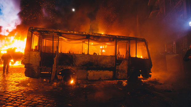 Изгорео аутобус, ђаци неповређени напустили возило