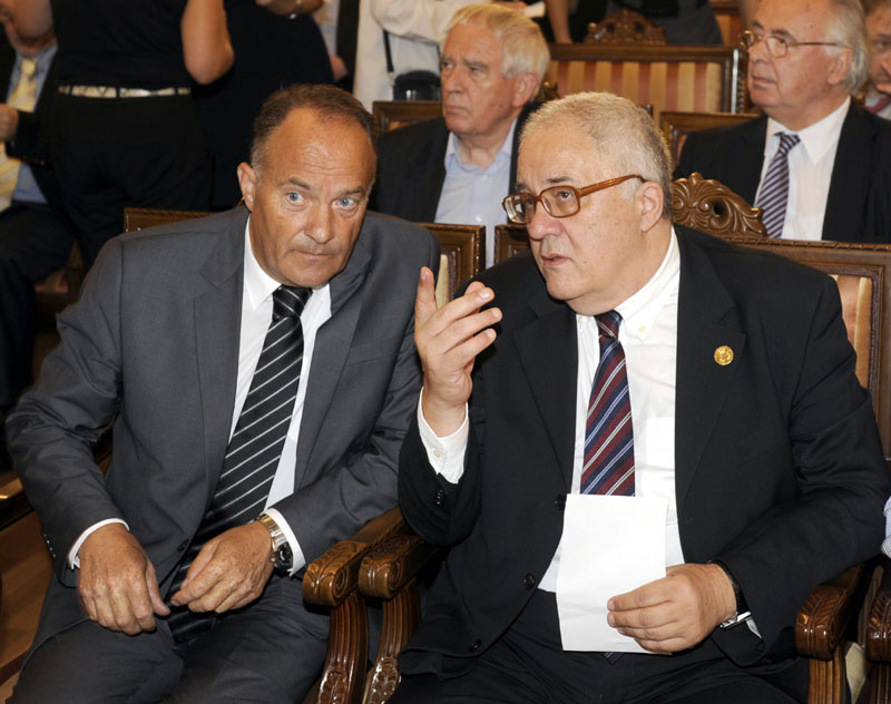 ПОЈЕДИНЦИ ПРЕ ФАКУЛТЕТА? Забринутост за аутономију универзитета 