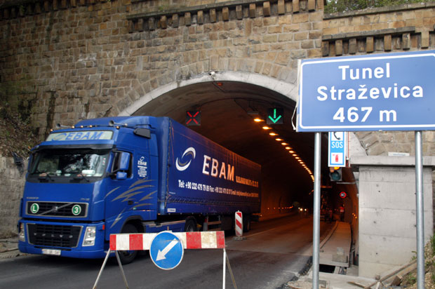 Кроз тунел Стражевица до станице