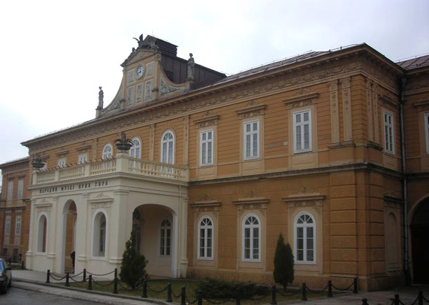 Његошев сто завршио код политичара?