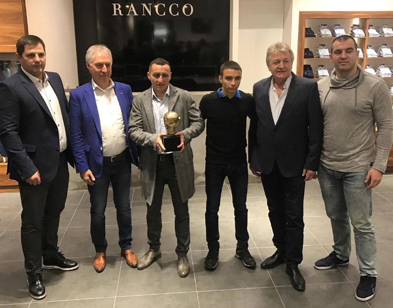 РУКАВИЦА ЈЕ НАША: Почиње чувени боксерски турнир