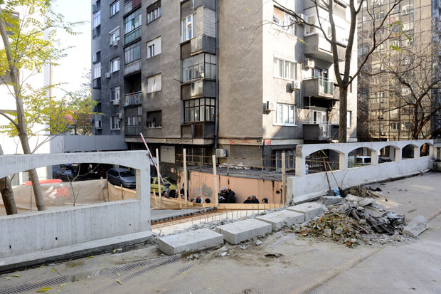 НЕЛЕГАЛНА ГРАДЊА НА ДОРЋОЛУ: Наложено рушење у Цара Душана 60