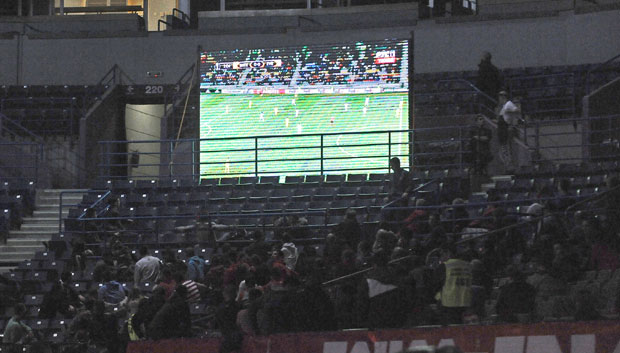 ВИДЕО: Навијали за фудбалере и из Арене