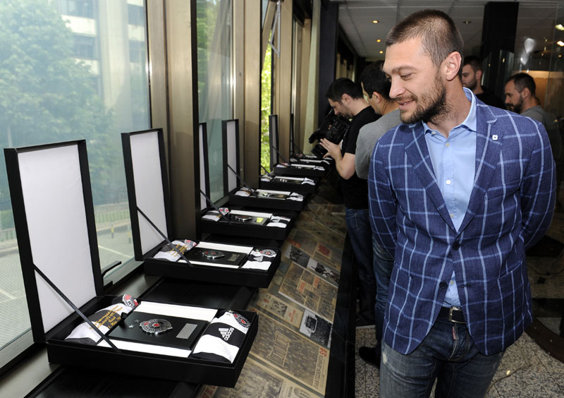 ИЛИЕВ ОДГОВОРИО КРИТИЧАРИМА: Мишеви и неверници, верујте нама