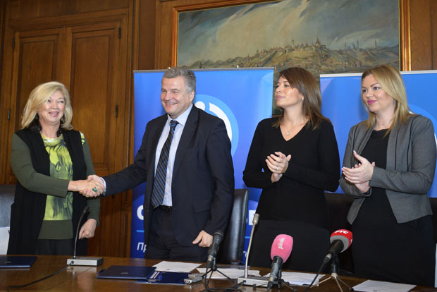 За жене из Сигурне куће посао у „Дунав осигурању“