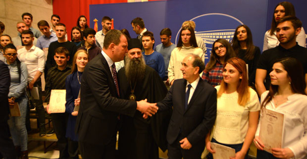 ЈУБИЛЕЈ ПРИВРЕДНИКА: За српску младост 32.000 стипендија