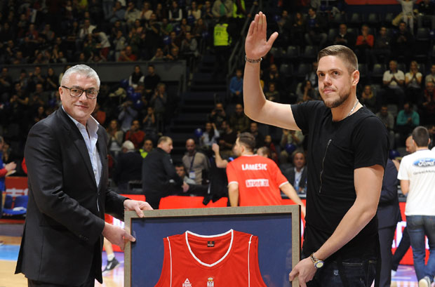 Штимцу дрес са бројем 100