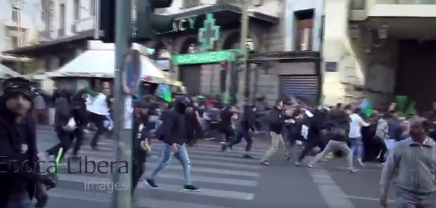 Туча Пакистанаца са навијачима ПАОК у Атини; Сукоби авганистанаца на Лезбосу, један мртав (ВИДЕО)