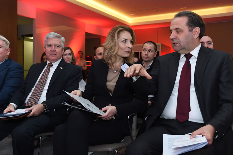 Условљавају нас са ГМО