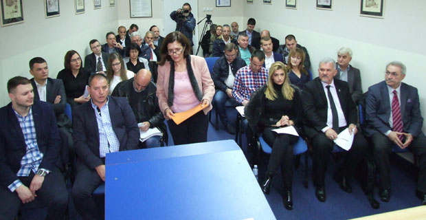 СМЕНА СЕКРЕТАРА ГО ЦРВЕНИ КРСТ: Бахатост или само журба у тоалет?