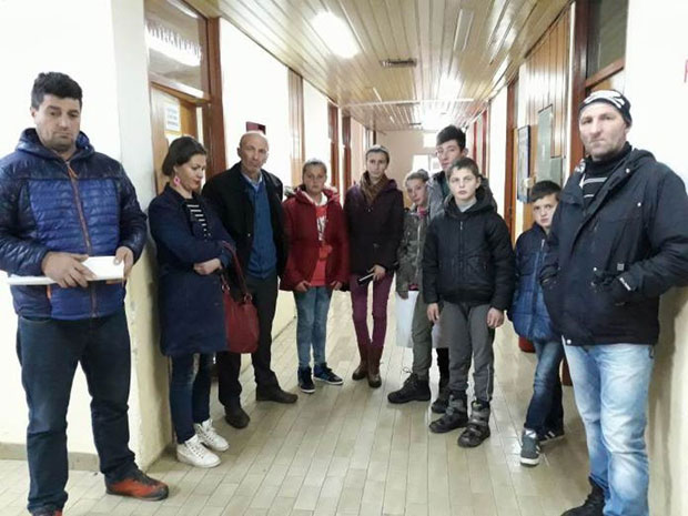 ПОСЛЕ НЕСРЕЋЕ КОД БИЈЕЛОГ ПОЉА: У болници троје ђака