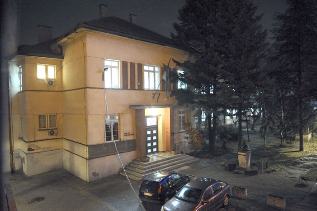 Отели па мучили дечака