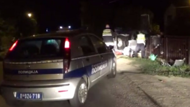 НЕСРЕЋА КОД ТОПОЛЕ: Преврнуо се аутомобил, возач испао из кола и остао на месту мртав