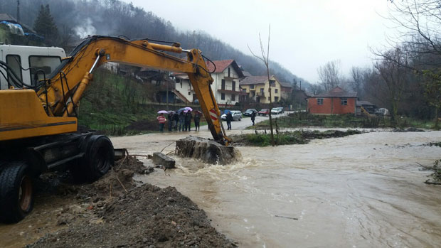 Власотинце: Киша као непогода