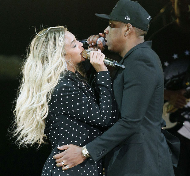 Бијонсе и Џеј-Зи нападнути на концерту (ВИДЕО)