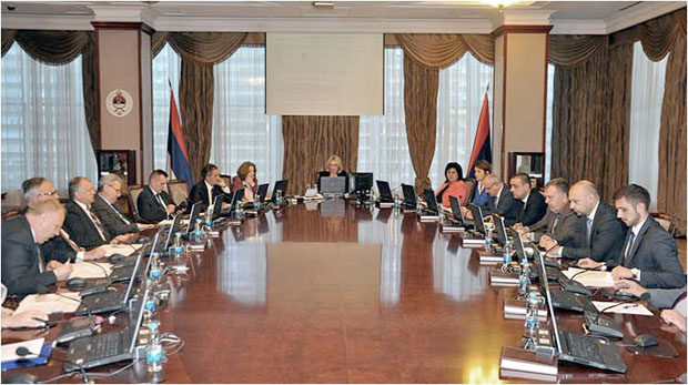 Породиљама 405 КМ месечно