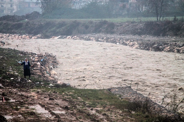 Евакуација у Албанији због поплава, Вучић: Помоћићемо ако треба (ФОТО)