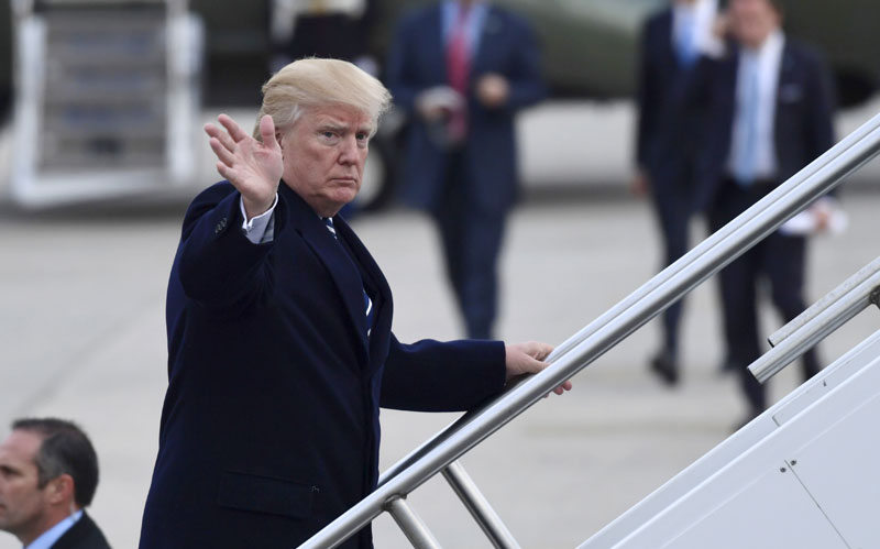 Трамп: Нисам тражио од Комија да не истражује Флина