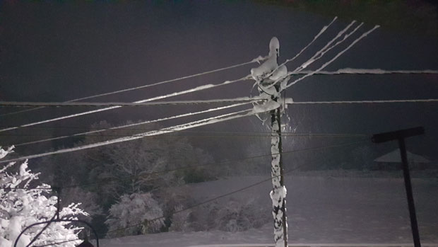 Осам села у околини Чачка без струје због кварова изазваних снегом