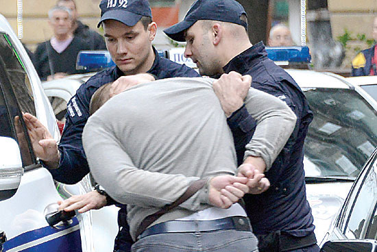 Од 18 ухапшених, један признао