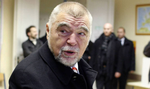 Месић добио појачану полицијску заштиту
