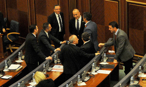 Демаркација са ЦГ руши Харадинајеву владу?