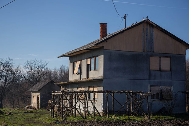 Убио сина, тело крио у кући