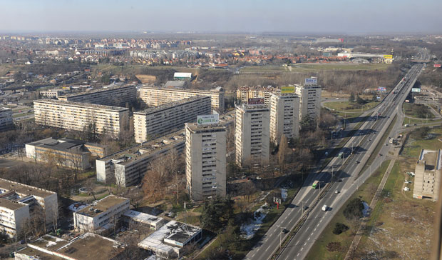 НЕМАРНИМА УВОДЕ ПРИНУДНУ УПРАВУ: Кућепазитељ из базе ако станари не поступе по налогу надлежних