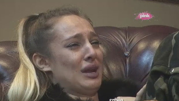 Луна се гушила у сузама и признала: ТО ЈЕ И МОЈ ОТАЦ РАДИО, НИКАД МУ НЕЋУ ОПРОСТИТИ!