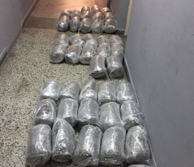 Ухапшен Албанац са 50 килограма сканка (ФОТО)
	