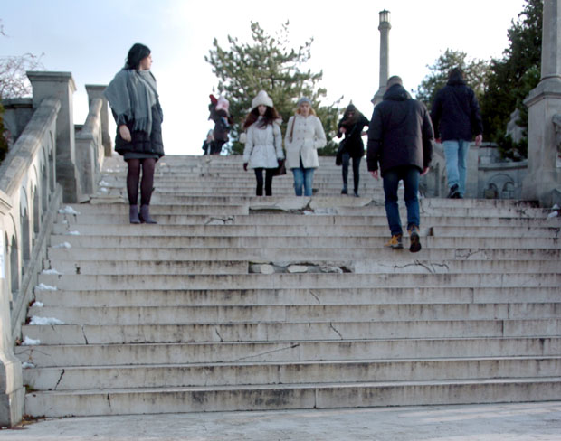 Због недостатка новца одложена поправка великог степеништа на Калемегдану