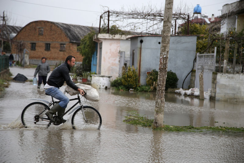 Србија помаже Албанији са 100.000 евра