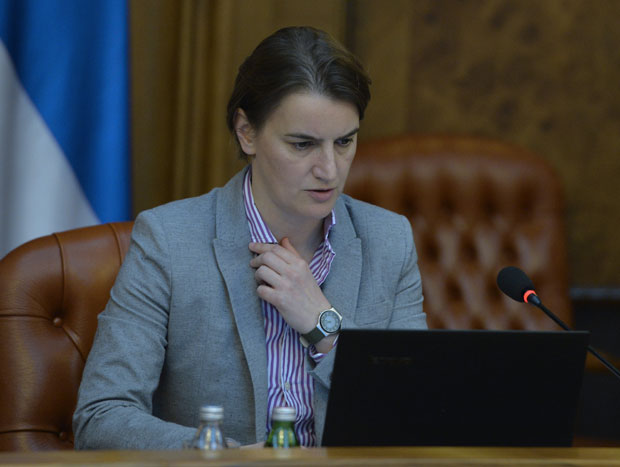 Брнабић: Буџет усмерен ка подизању стандарда грађана, није у интересу тајкуна