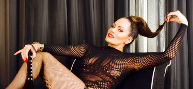 ЖЕНЕ ЈЕ ПРОКЛИЊУ: Спавала са више од 100 ожењених мушкараца “да би спречила разводе”