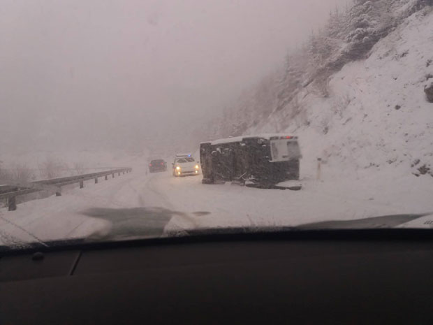 ХАОС У БиХ ЗБОГ СНЕГА: Судари код Зенице, слетања и превртања, делови РС без струје