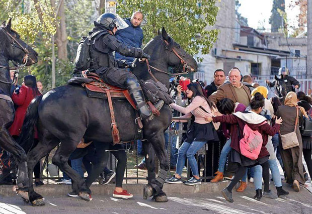 Трећи дан сукоба између Палестинаца и израелске полиције, више од 1000 повређених, један мртав; Ердоган позвао на мир (ВИДЕО)