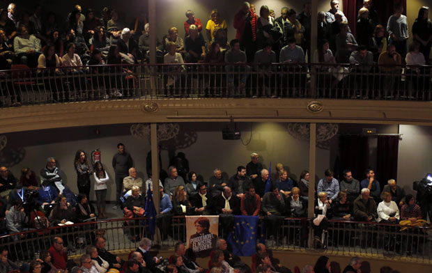 Анкета у Каталонији: Тесни избори, обе стране без апсолутне већине