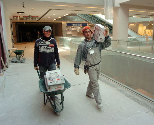 Уплате касне, студенти раде