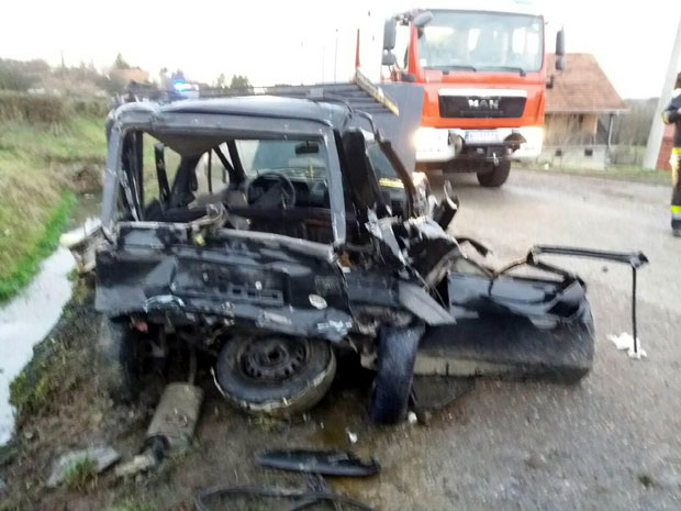 ТЕШКА САОБРАЋАЈНА НЕСРЕЋА КОД ЛОЗНИЦЕ: Мајка и ћерка страдале у удесу!