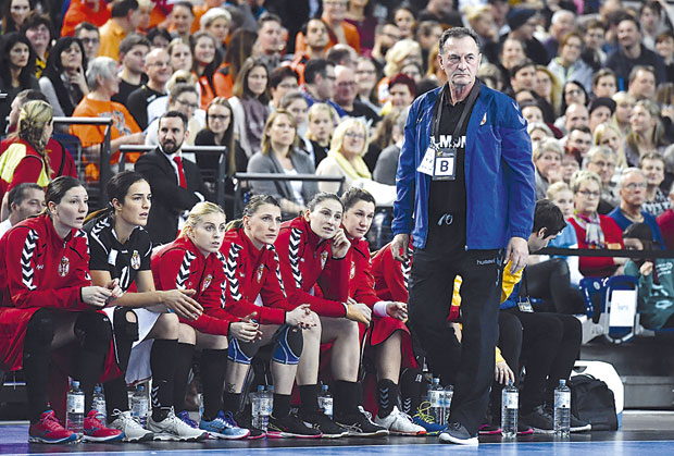 ПРВА ФАЗА ПУТОКАЗ: Рукометашице Србије брзо обрисале сузе после пораза у осмини финала СП