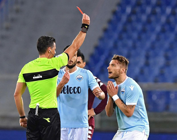 Навијачи Лација се на занимљив начин реванширали судији Ђакомелију због црвеног картона