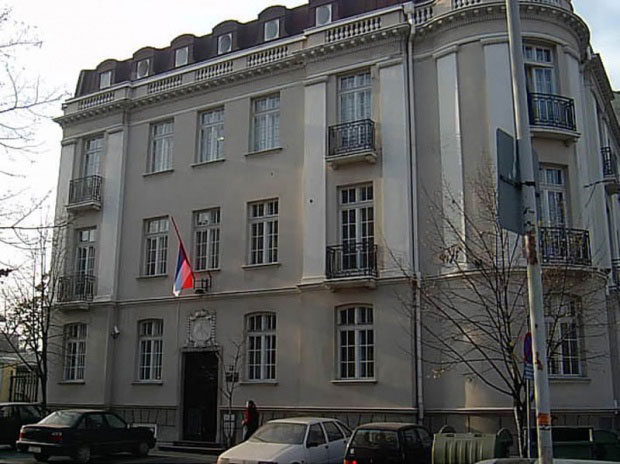 Имена била позната унапред?