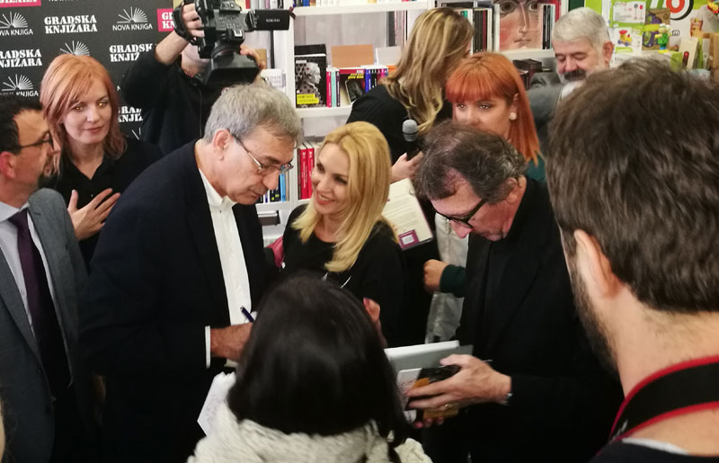 Орхан Памук: Политика ме чини несрећним