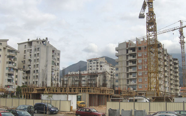 Бар: Дозволе за дивље зграде