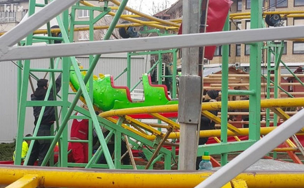 Преврнуо се ролеркостер у Сарајеву, повређен мушкарац (ВИДЕО)