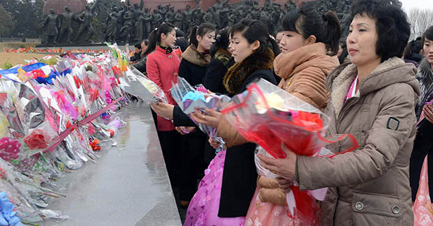 С.Кореја обележава шесту годишњицу смрти Ким Џонг Ила