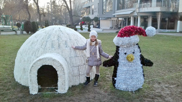 Дечака ударила струја док се фотографисао поред новогодишње расвете у Лесковцу