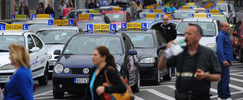 Инструктори блокирају Београд?