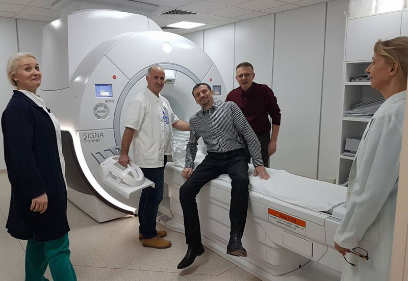 КЦ Ниш: Директор први снимио главу